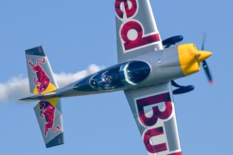 Martin Šonka – Extra 300 SR